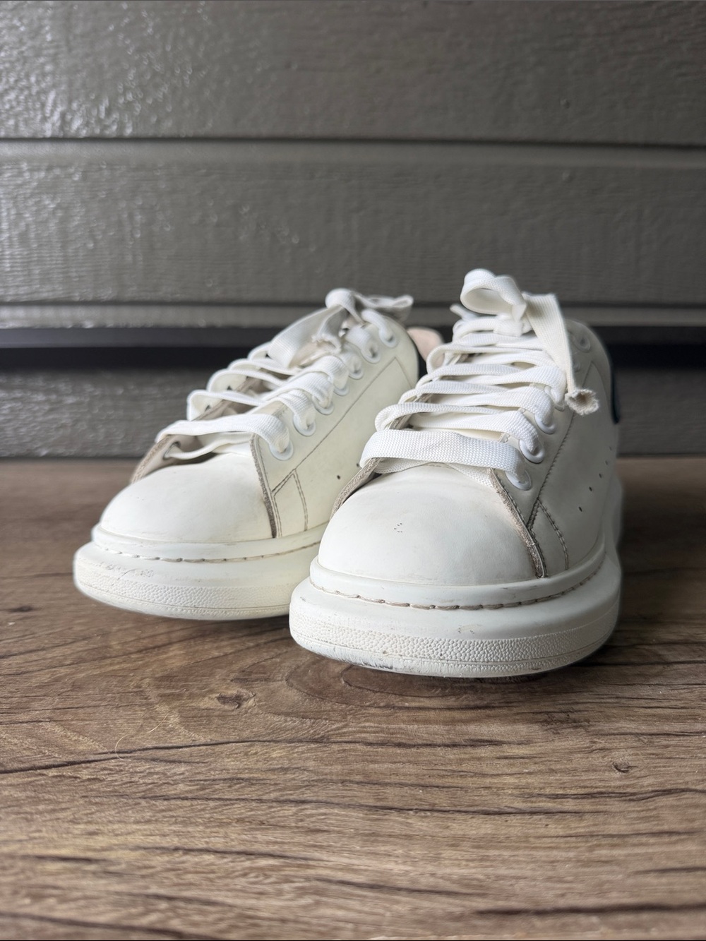 Alexander McQueen Women’s White Leather Oversized Sneakers size 39 - Picture 4 of 12